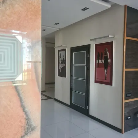 Business Arkadia Apartment